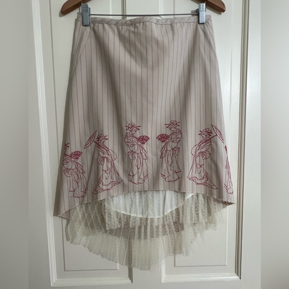 🌸Embroidered Skirt by Tom K Nguyen size 6🌸 - Picture 2 of 6
